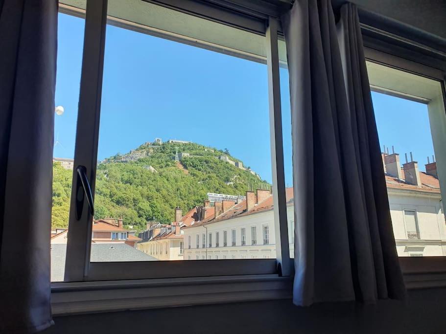 Grenoble: Jardin De Ville... Luaran gambar
